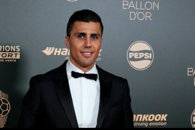 官方：曼城20岁边锋埃米利奥-劳伦斯租借加盟英甲卢顿