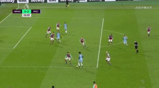 库里31分字母哥空砍34+10 勇士主场力克雄鹿