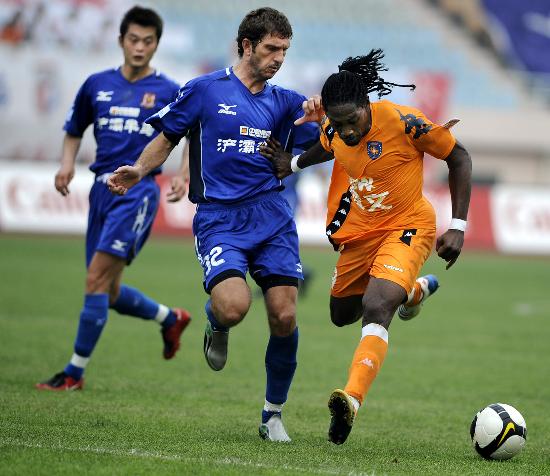[德甲]基米希破门卡尔世界波 拜仁3-0完胜十人门兴