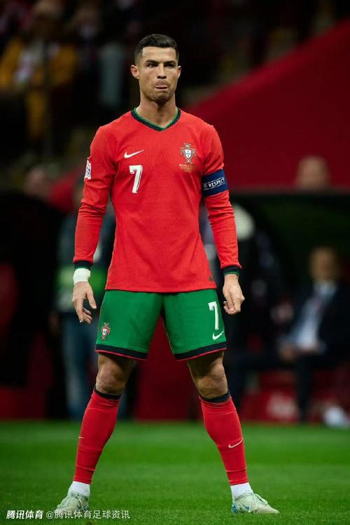 付出1300万美元签下三旬老将，结果火箭是让他到球队来打酱油的？