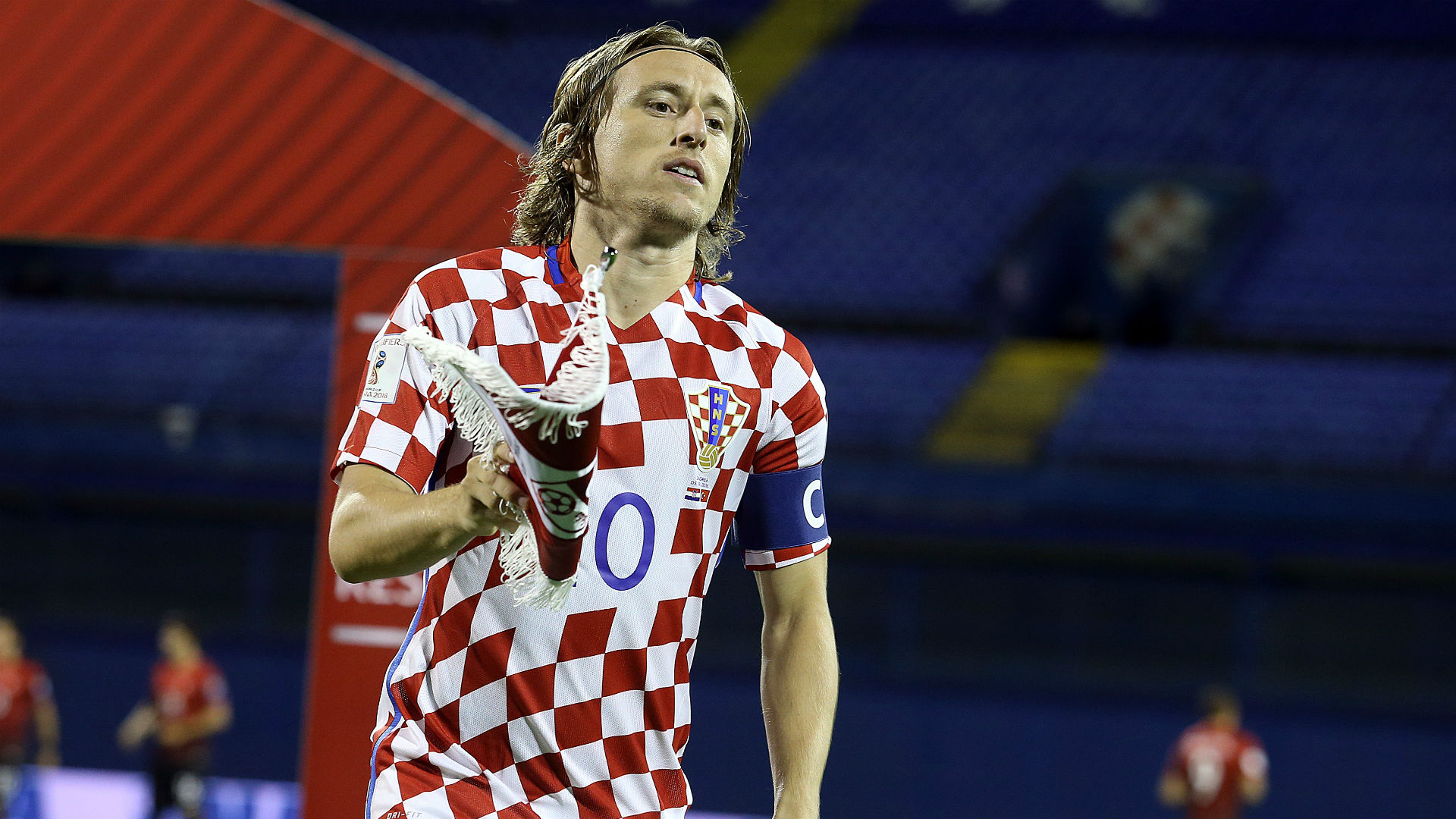 杜兰特怒摔水杯引发连锁反应，球队士气焕然一新